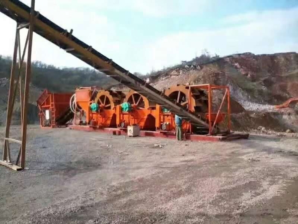 Crushing sand washing machine